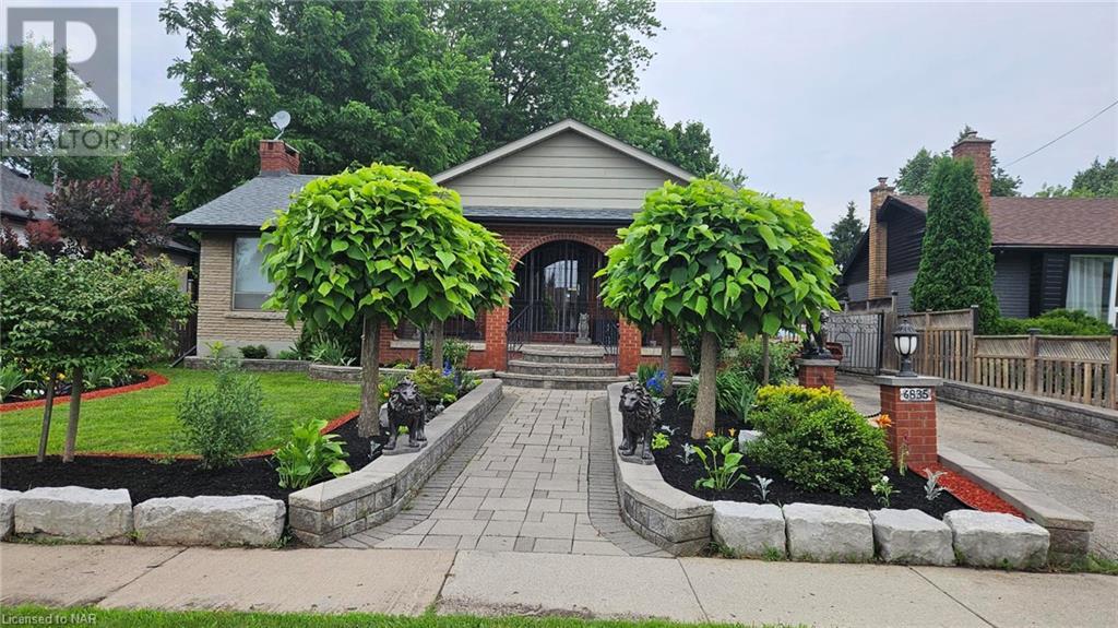 Niagara Falls, ON brick homes for sale Houseful