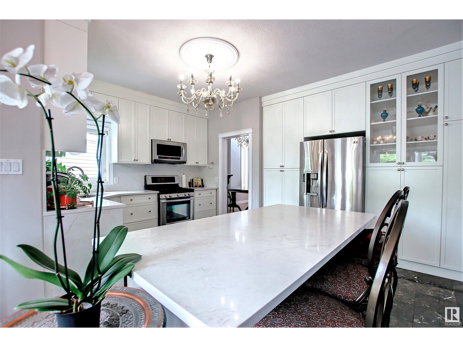 329 Heath Rd NW, Edmonton, AB T6R 2X4