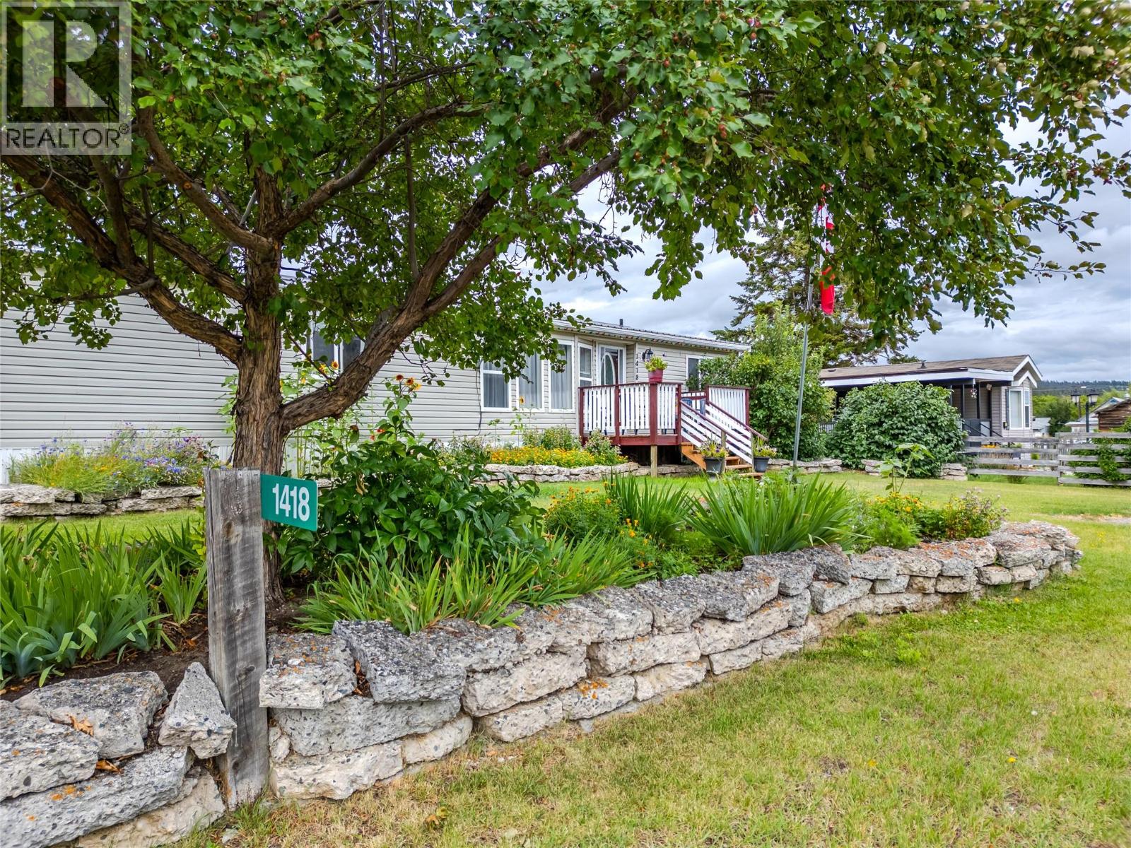 1418 Soues St, Clinton, BC V0K 1K0