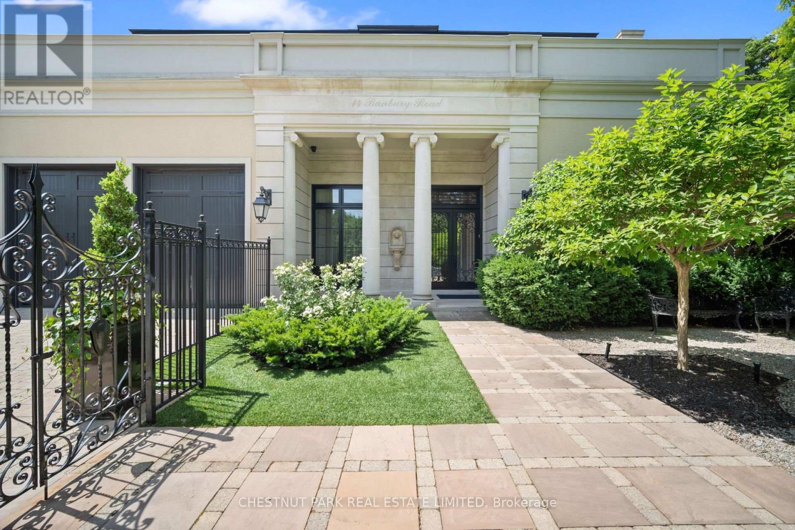 14 Banbury Rd, Toronto Banbury-don Mills, ON M3B 2K4