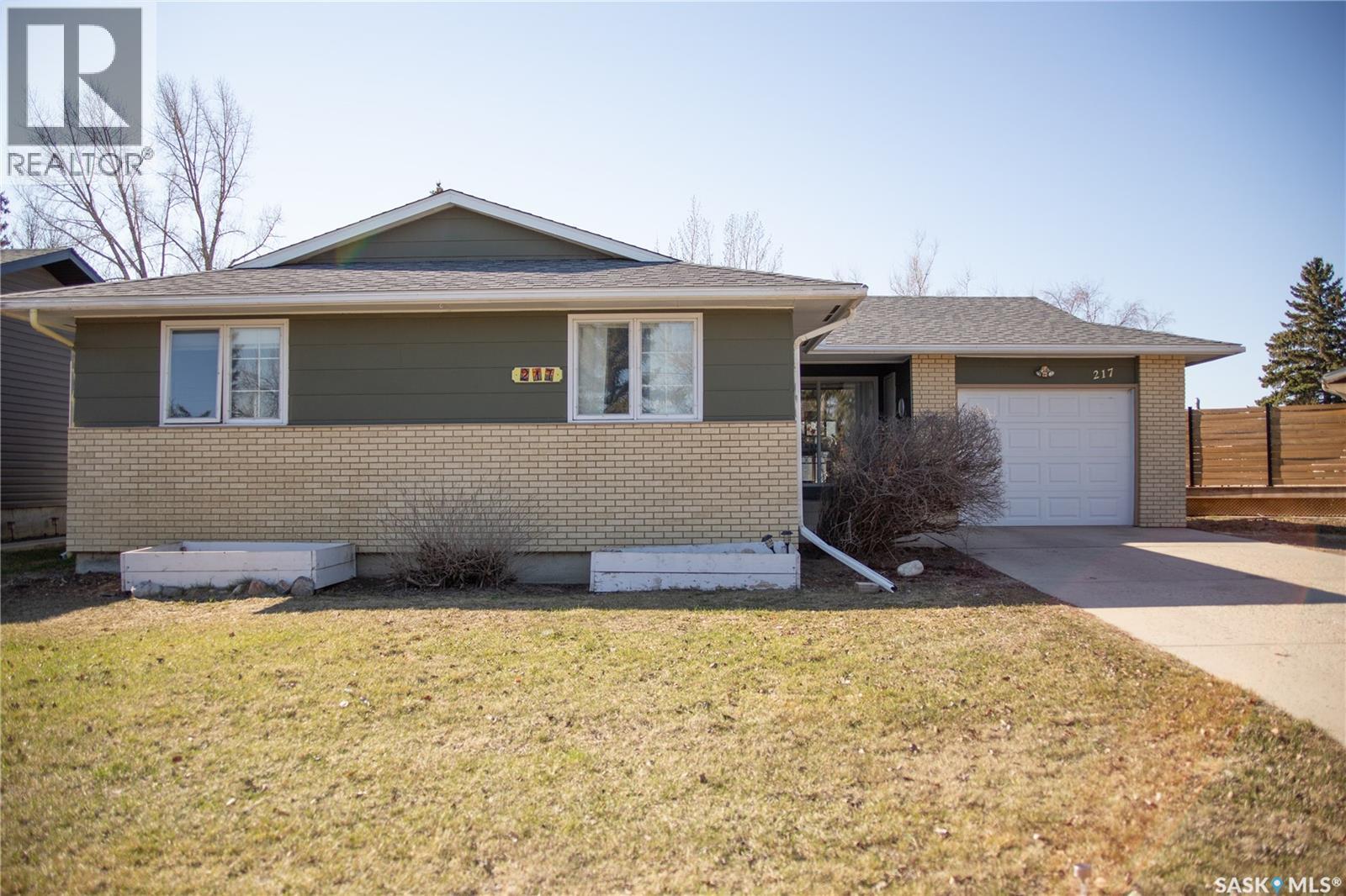 217 10 Avenue West, Kindersley, SK S0L 1S0