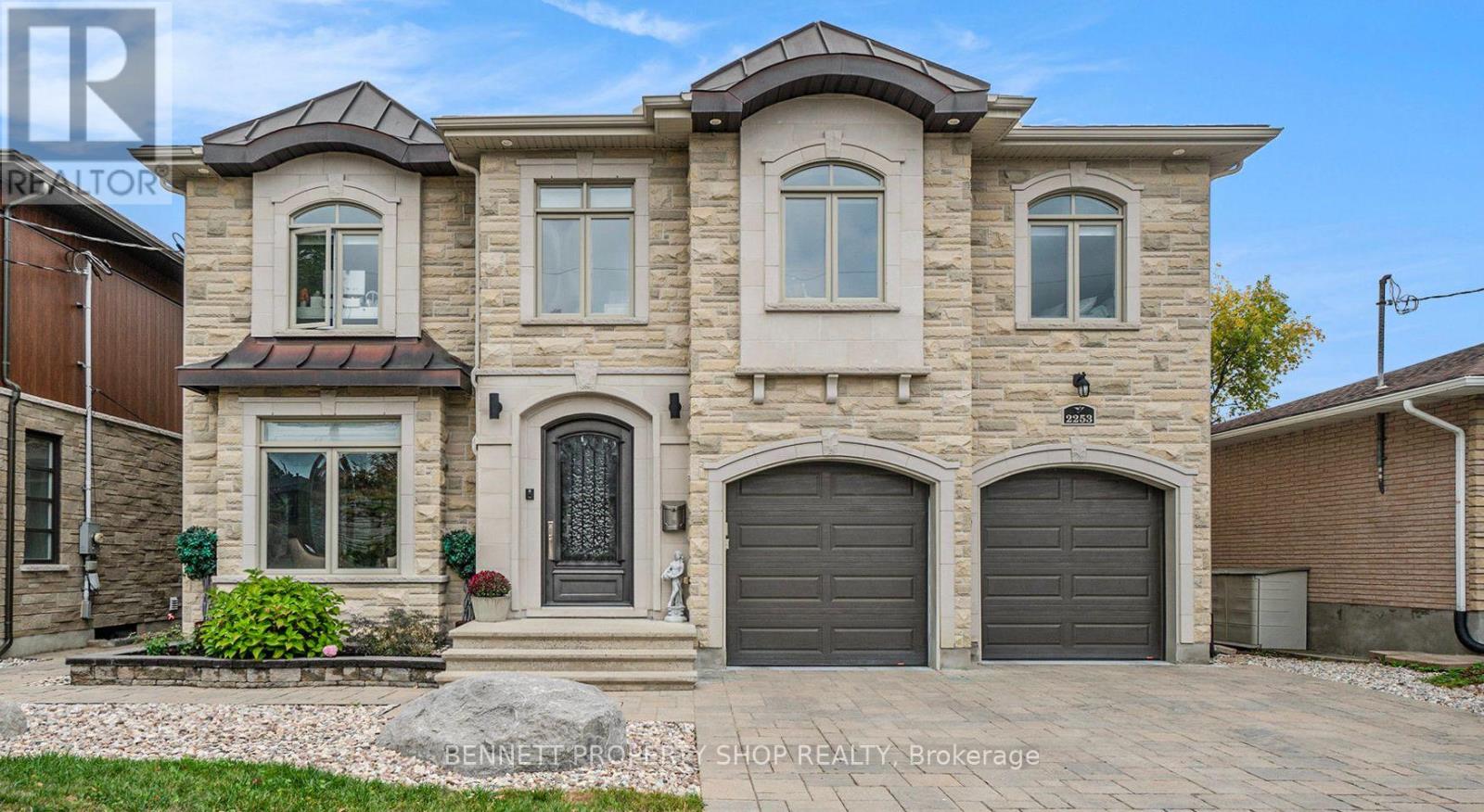 2253 Prospect Ave, Ottawa, ON K1H 7G2