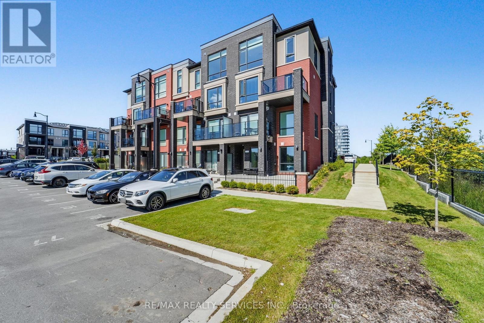 13 155 Veterans Dr, Brampton Northwest Brampton, ON L7A 5L2