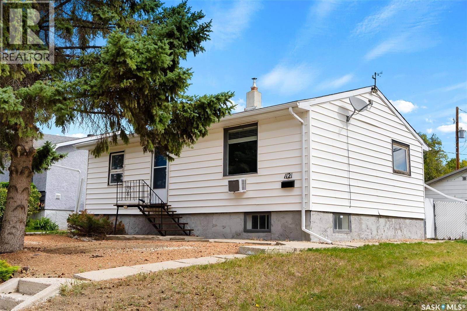 1121 Horace St, Regina, SK S4T 5L5
