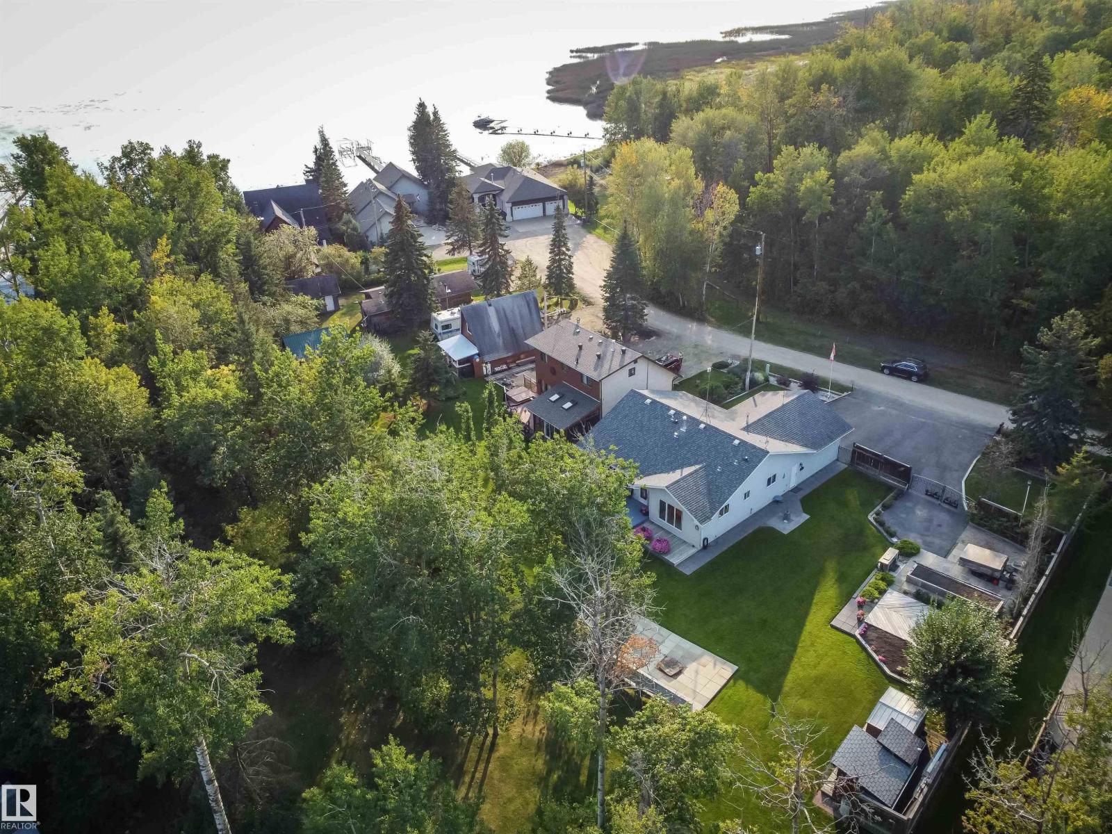 10 St Unit 1087, Rural Lac Ste. Anne County, AB T0E 1A0