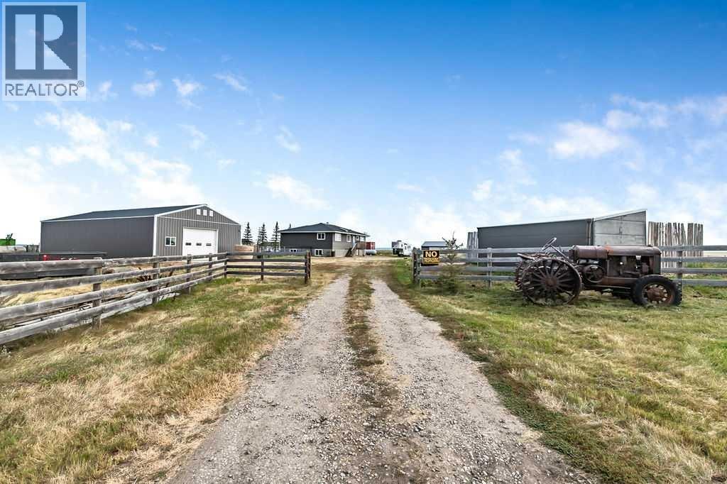 233055 Range Road 250, Rural Wheatland County, AB T1P 1J6
