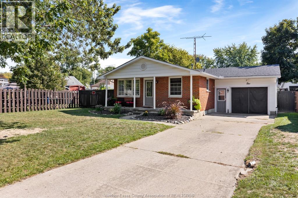 1 Pearl St, Tilbury, ON N0P 2L0