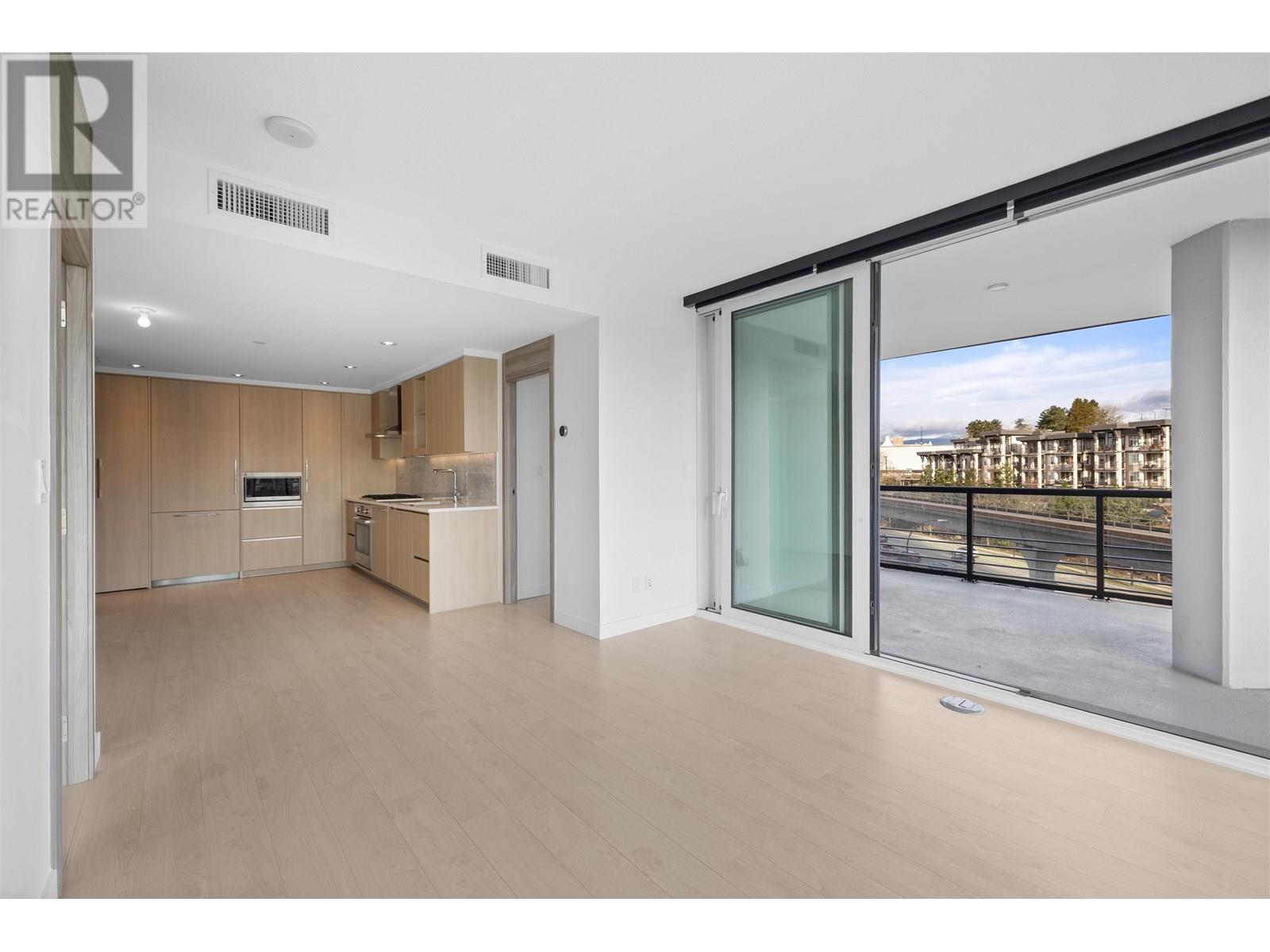 4720 Lougheed Highway Unit 406, Burnaby, BC V5C 0M8