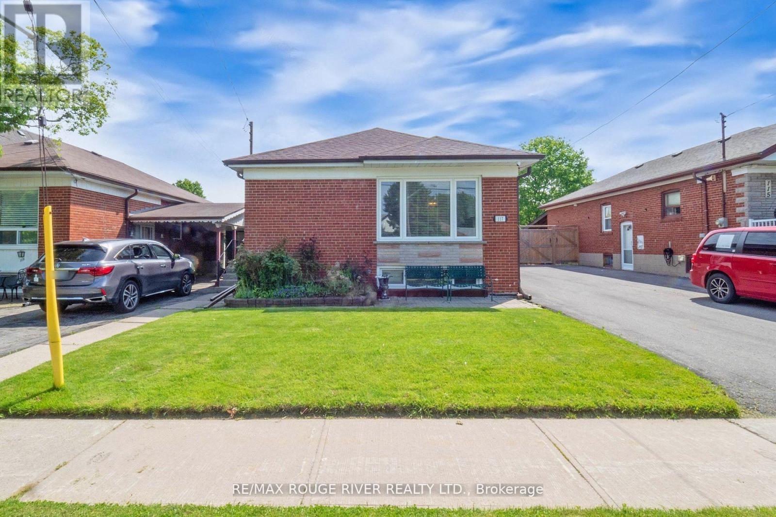 117 Shropshire Dr, Toronto, ON M1P 1Z3