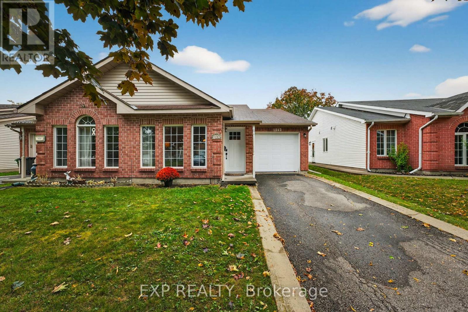 1045 Springfield Dr, Kingston, ON K7M 8V5