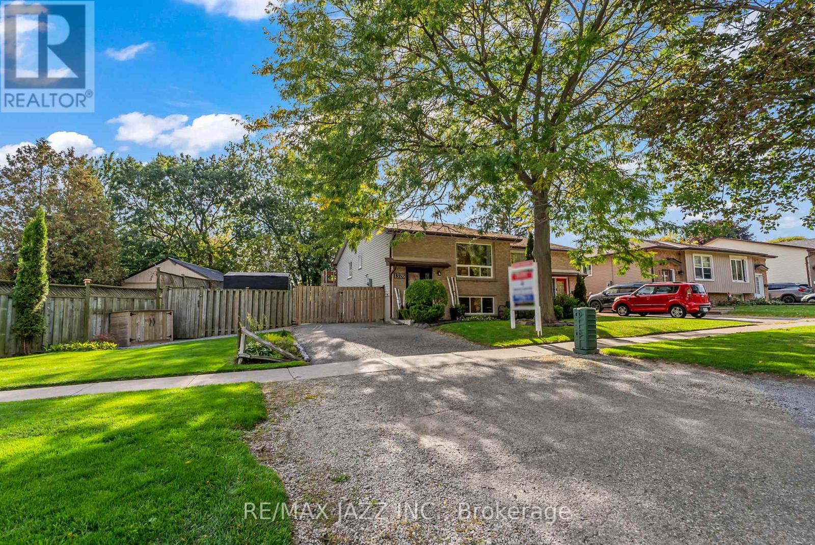 1326 Valley Dr, Oshawa, ON L1J 7J7