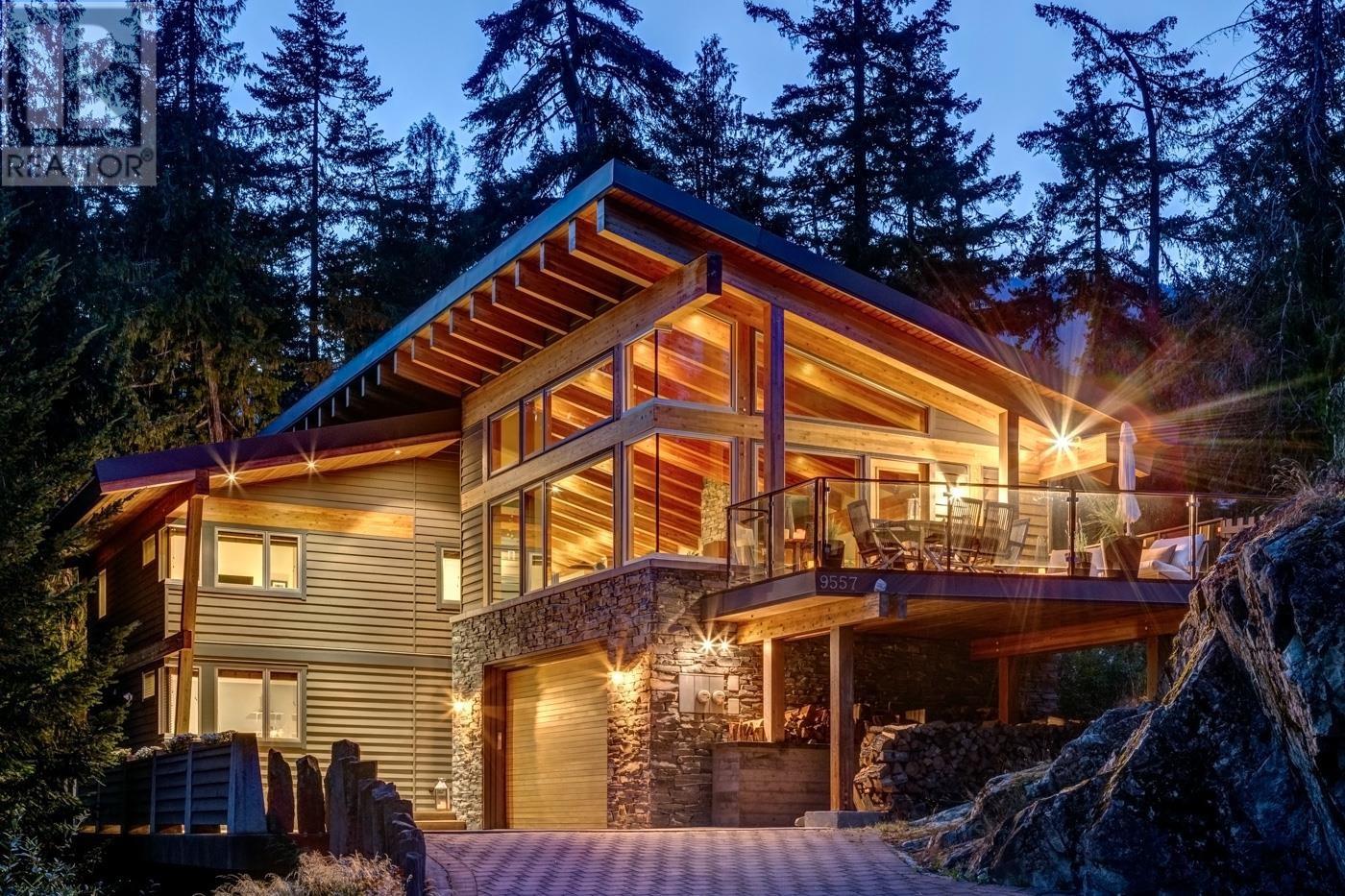 9557 Emerald Dr, Whistler, BC V8E 0G5