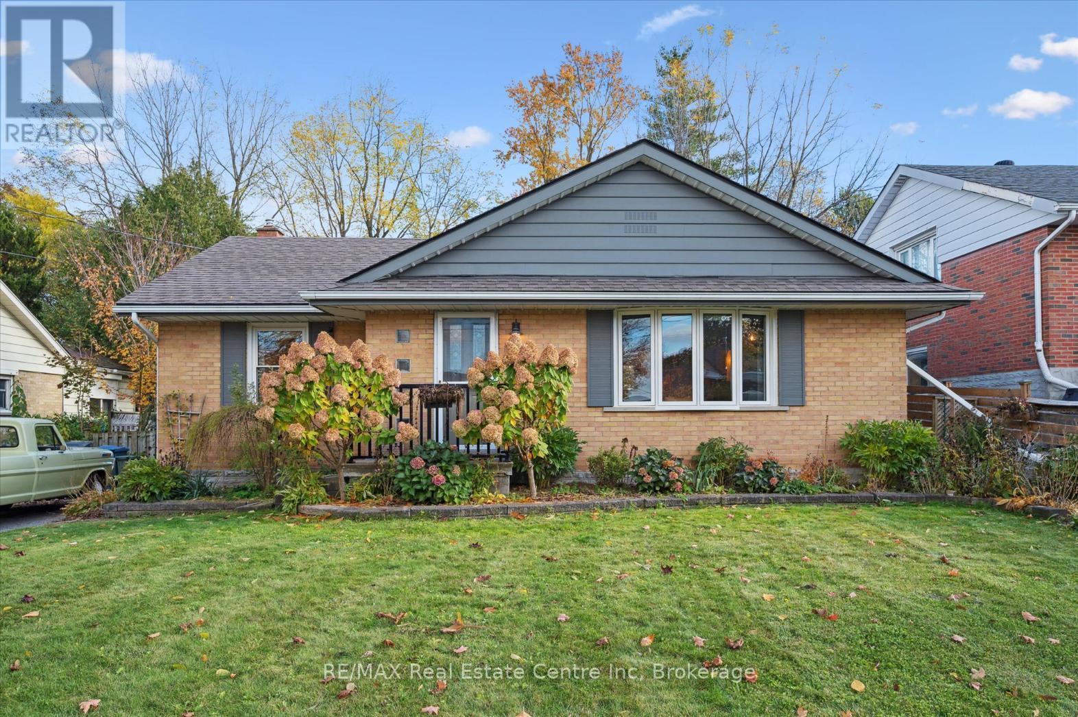 19 Cadillac Dr, Guelph, ON N1E 2B4