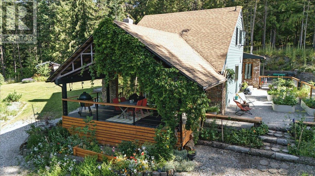 8280 Rogers Rd, Vernon, BC V1B 3M7