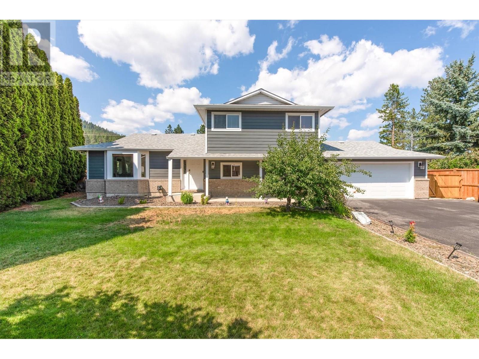 3236 Stonegate Ct, West Kelowna, BC V4T 1A7