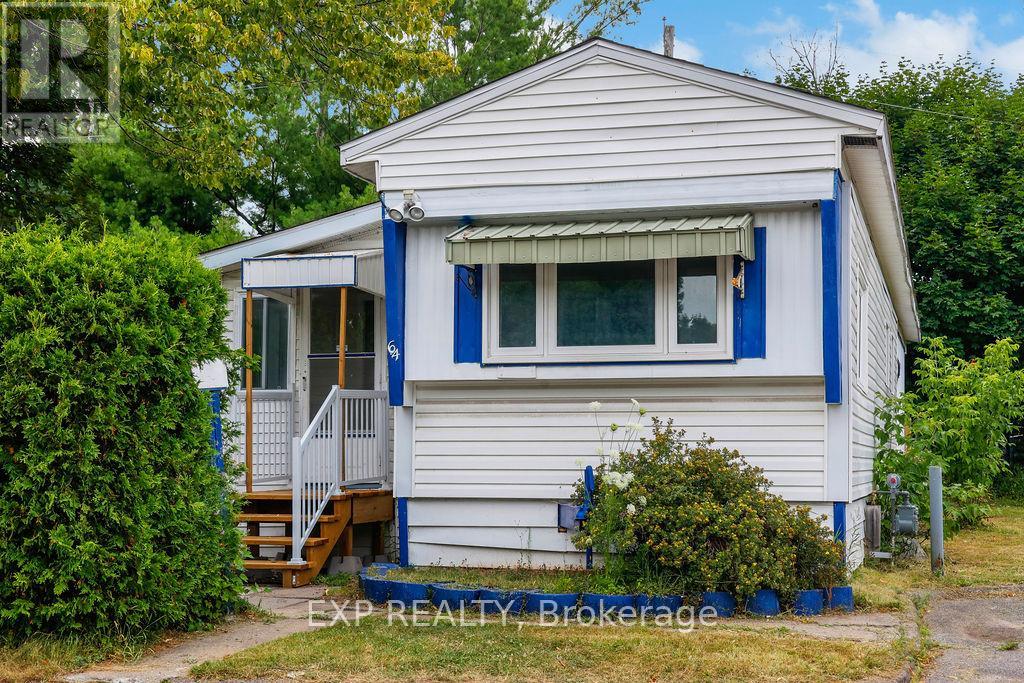 64 Vanier Rd, Ottawa, ON K2H 7P6