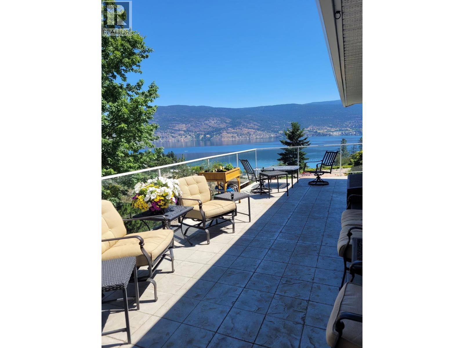 6318 Faircrest St, Summerland, BC V0H 1Z1