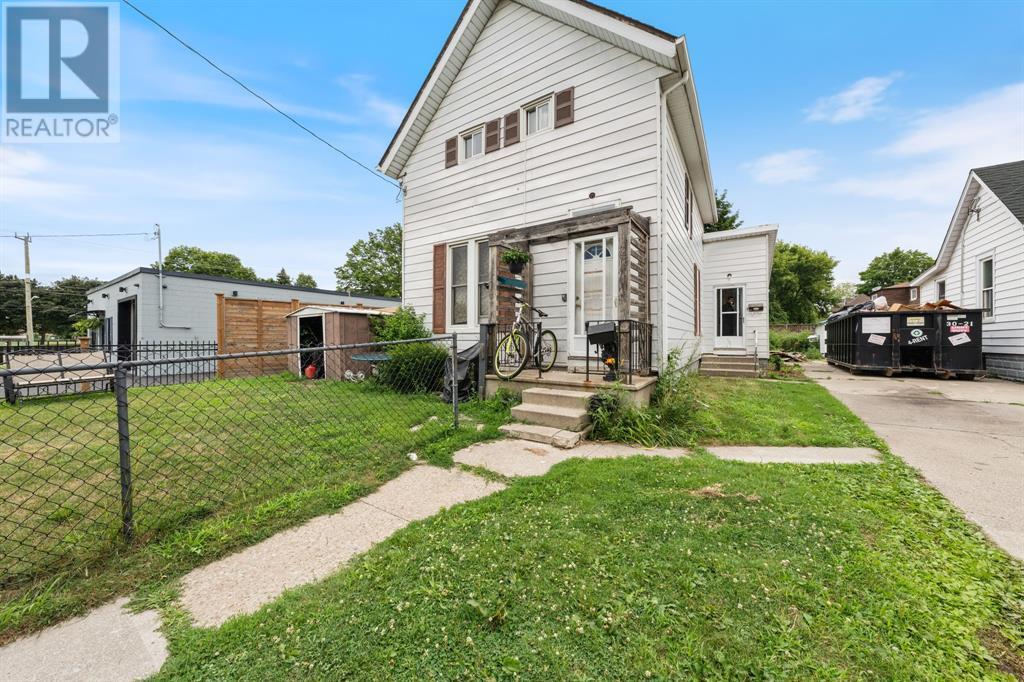 118 Talfourd St, Sarnia, ON N7T 1N4