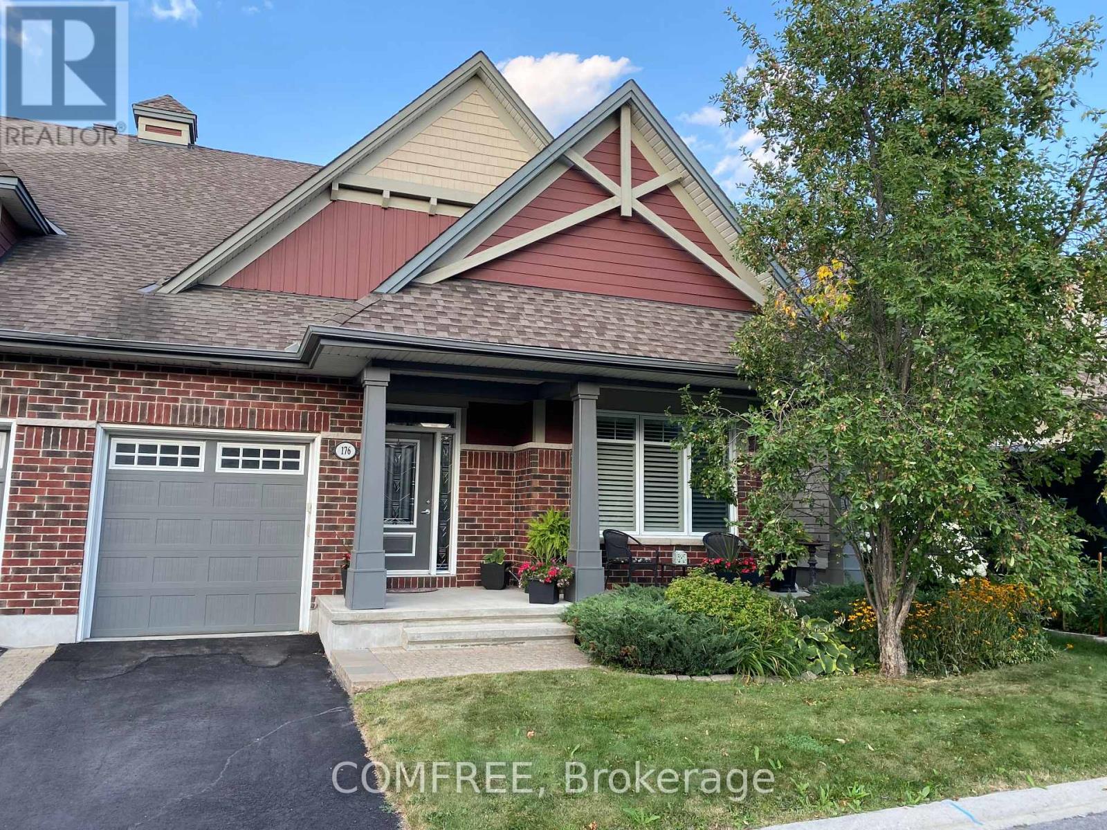 176 Solera Cir, Ottawa, ON K1T 0C8