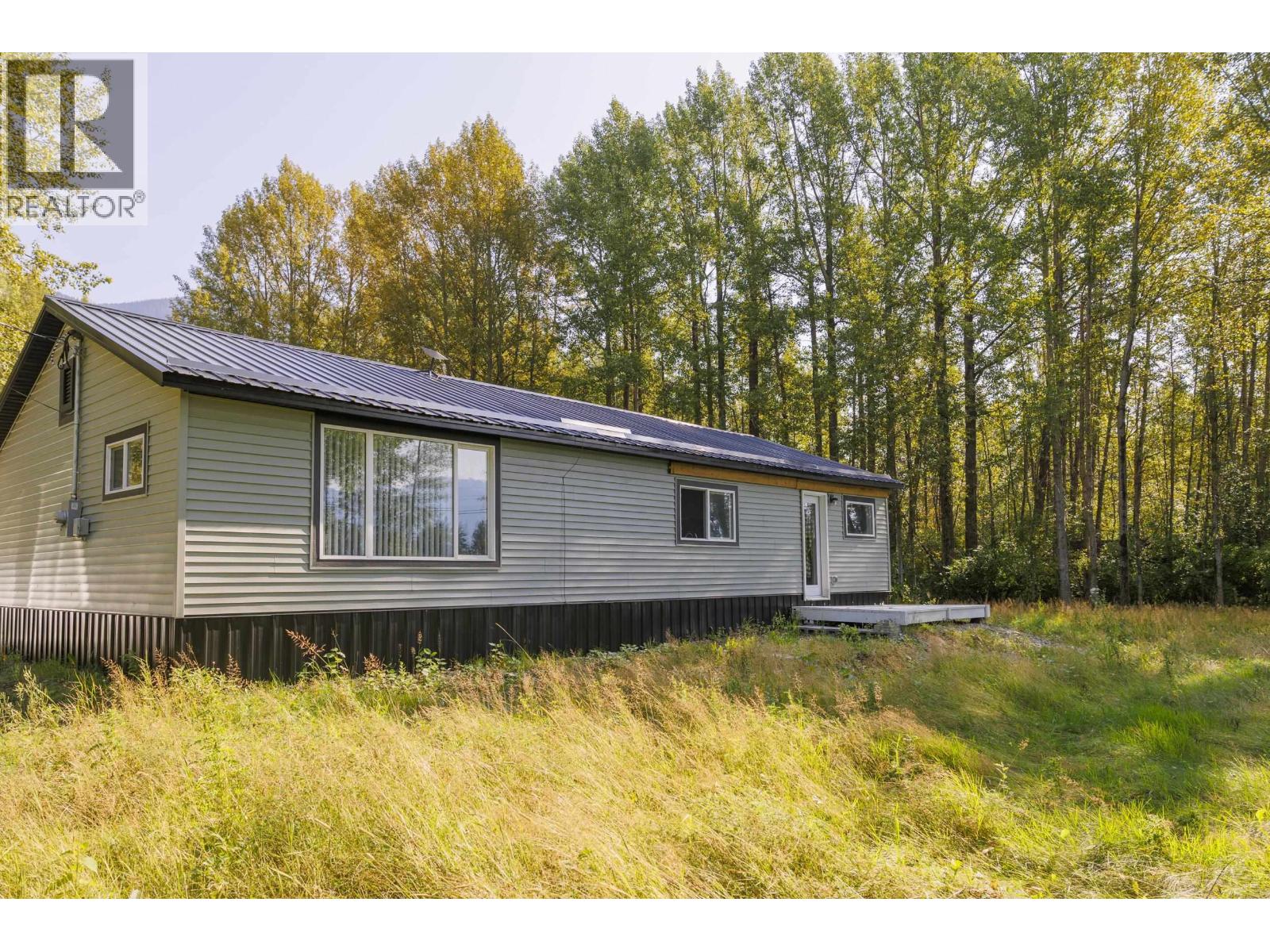 1890 Mountain View Rd, Mcbride, BC V0J 2E0