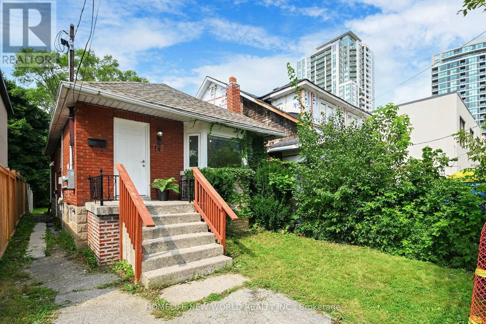 14 Franklin Ave, Toronto, ON M2N 1B6