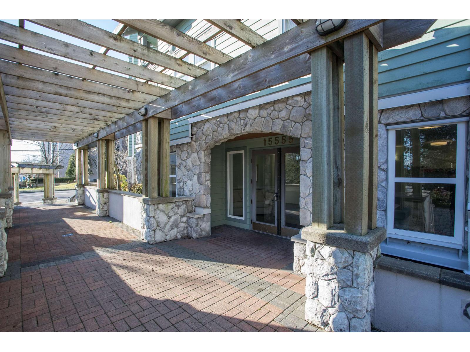 15555 16 Avenue Unit 311, Surrey, BC V4A 1R7
