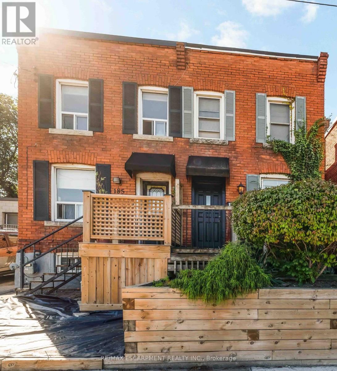 187 Barton St W, Hamilton, ON L8R 2H3