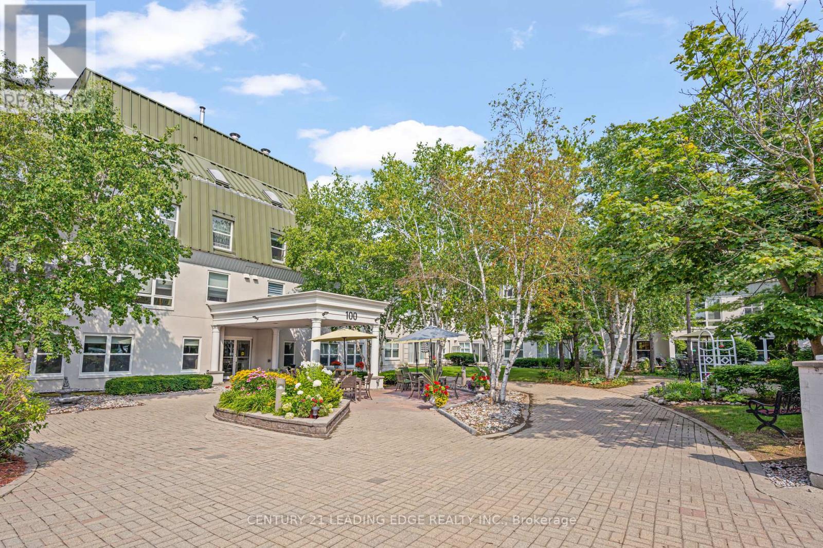 120 100 Anna Russell Way, Markham, ON L3R 3X3