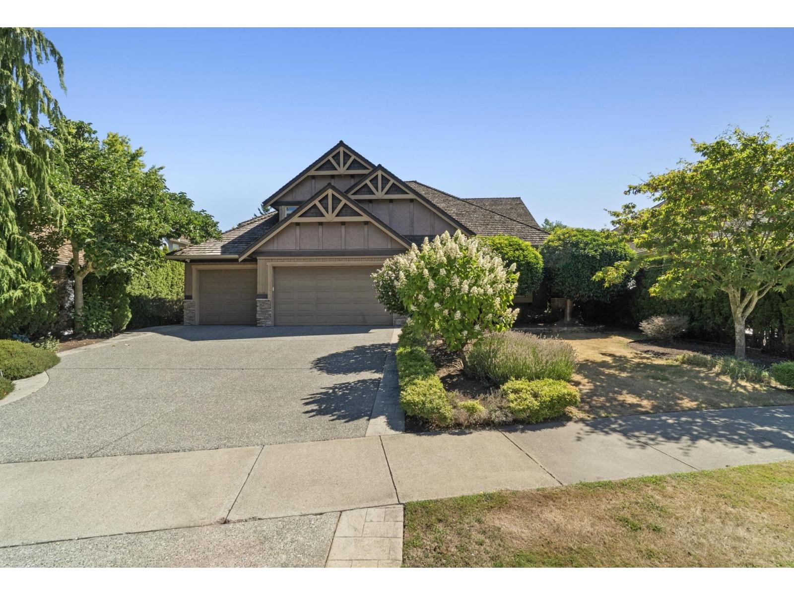 156 Street Unit 3918 #b, Surrey, BC V3Z 0K8