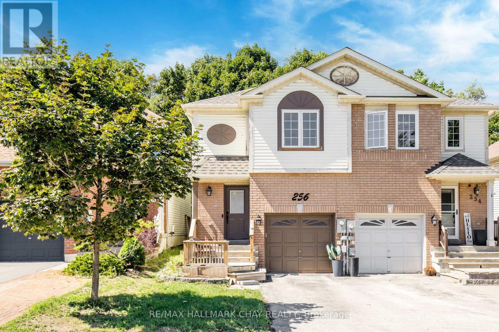 256 Ferndale Dr S, Barrie, ON L4N 8J9