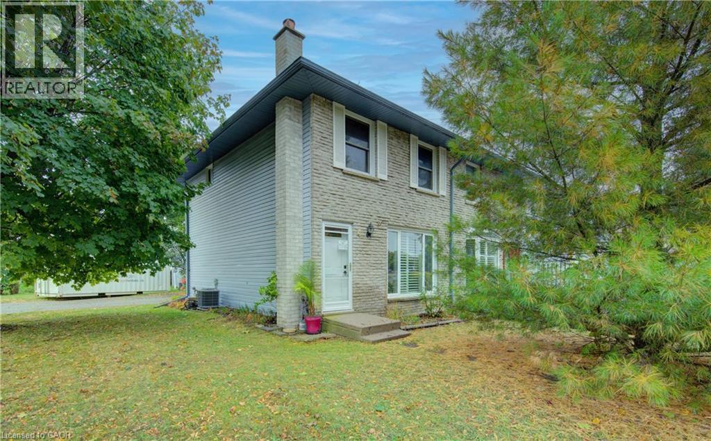 4 Flint Dr, Kitchener, ON N2E 1A2