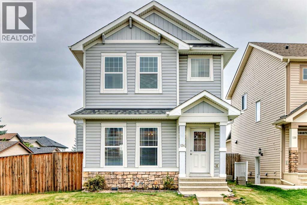 134 Panora Rd NW, Calgary, AB T3K 0T9