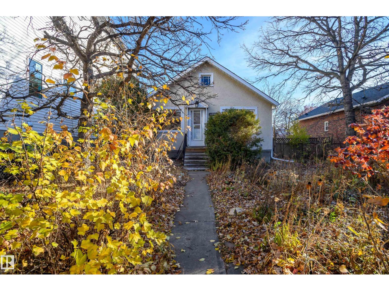 90 St Nw Unit 11923, Edmonton, AB T5B 3Y8