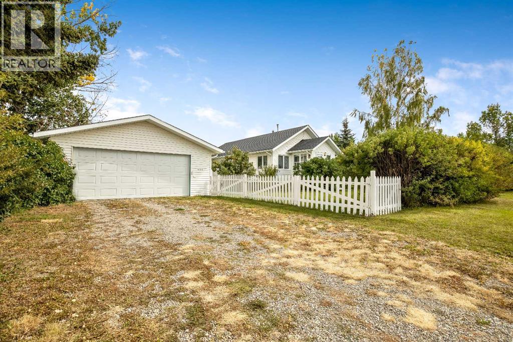 406 Railway Ave, Cayley, AB T0L 0P0