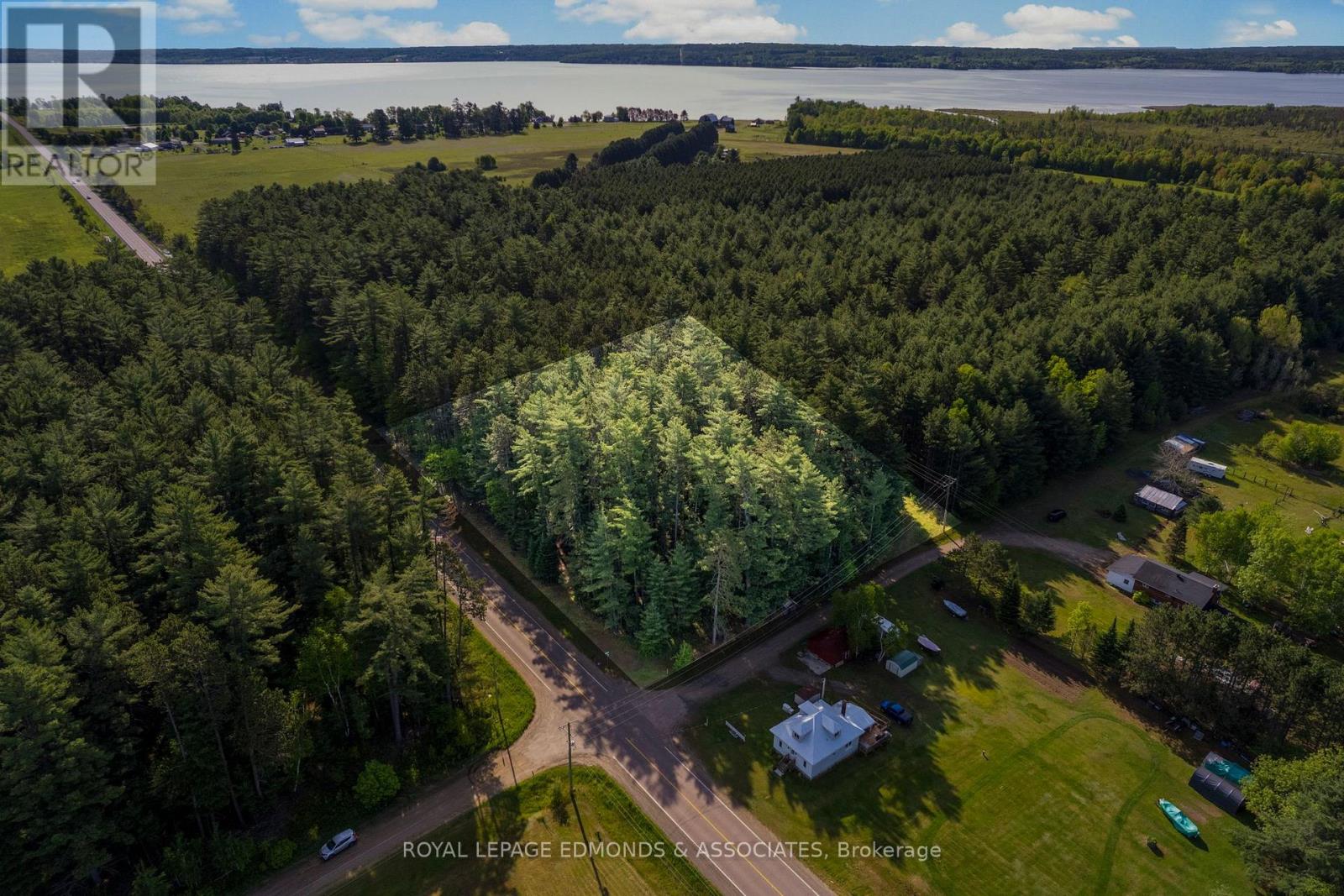 1 Lake Dore Road, North Algona Wilberforce, ON K0J 1X0