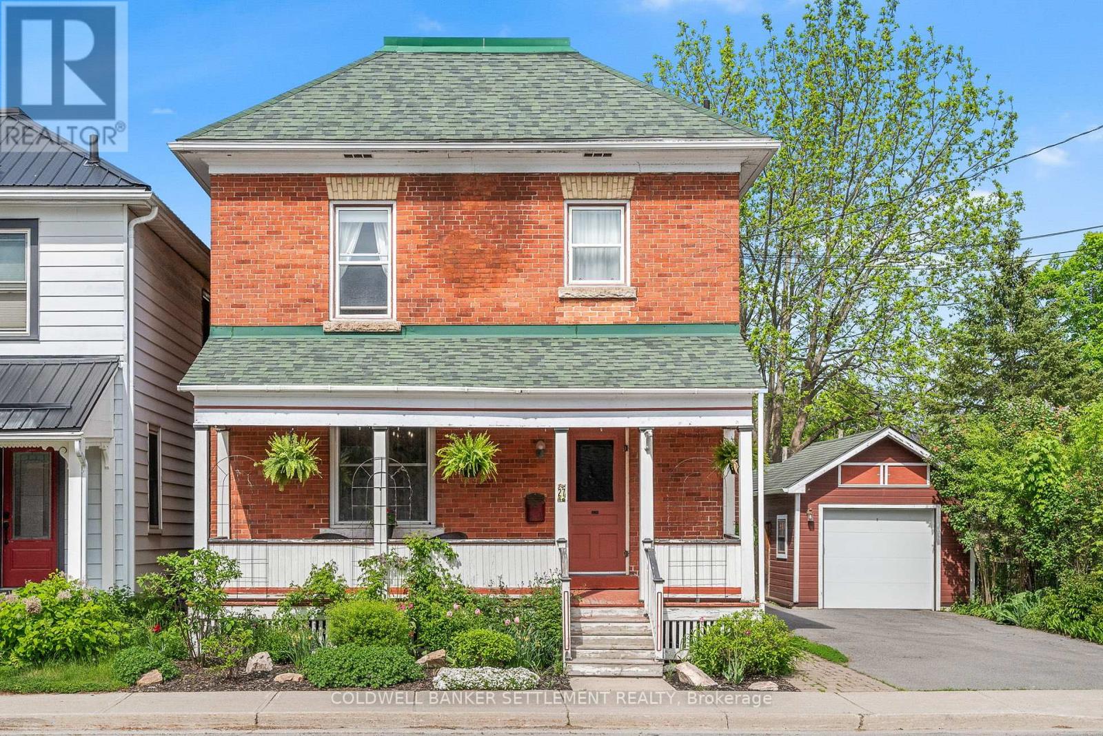 27 Lewis St, Perth, ON K7H 2R4