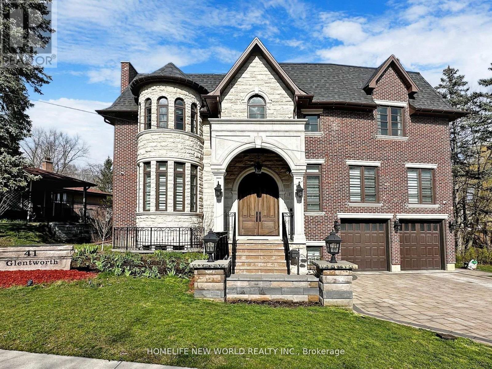 41 Glentworth Rd, Toronto, ON M2J 2E7