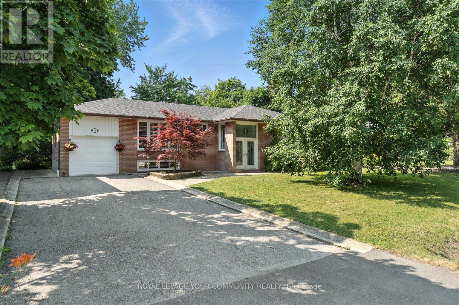 19 Weller Cres, Vaughan, ON L6A 1E5