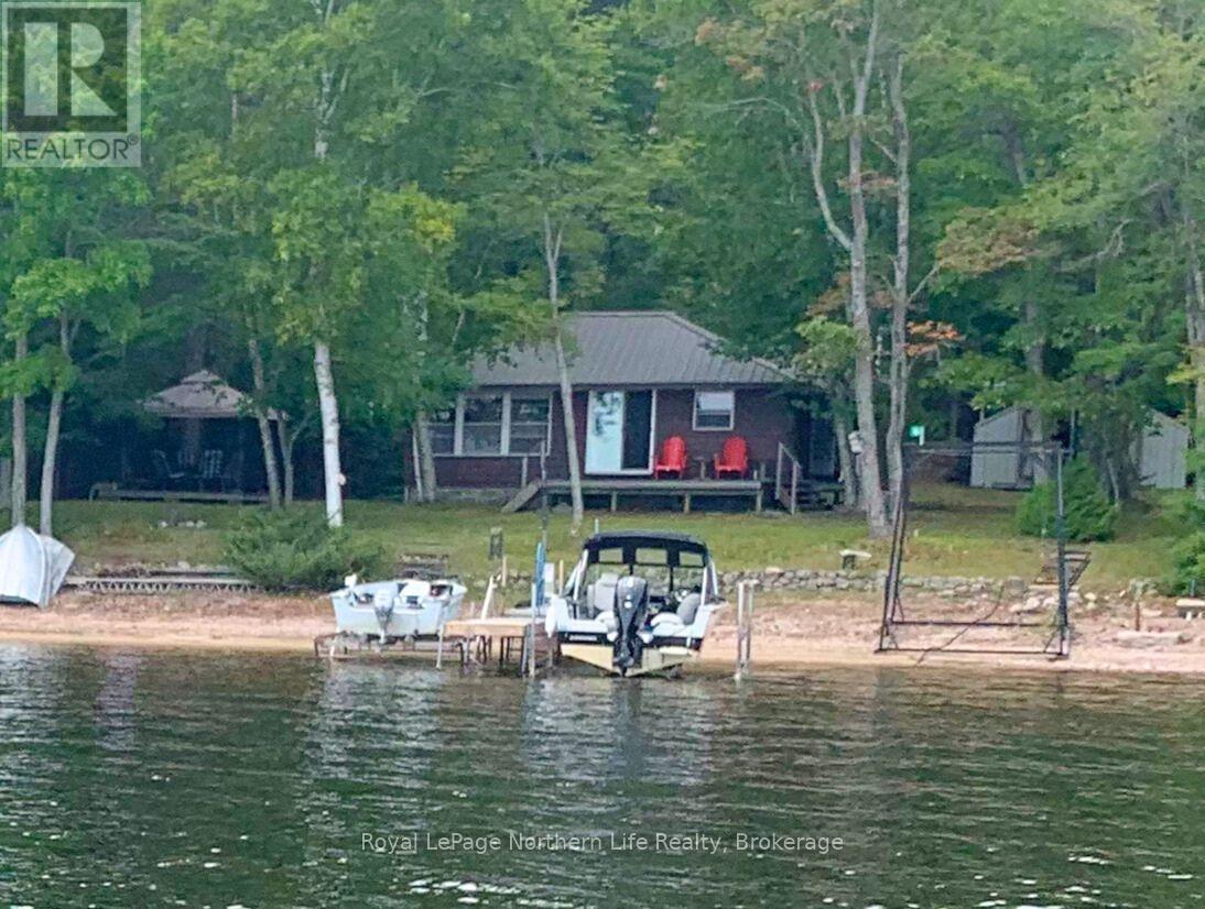 16 Muskie Bay Lake Nipissing, Nipissing, ON P0H 1W0