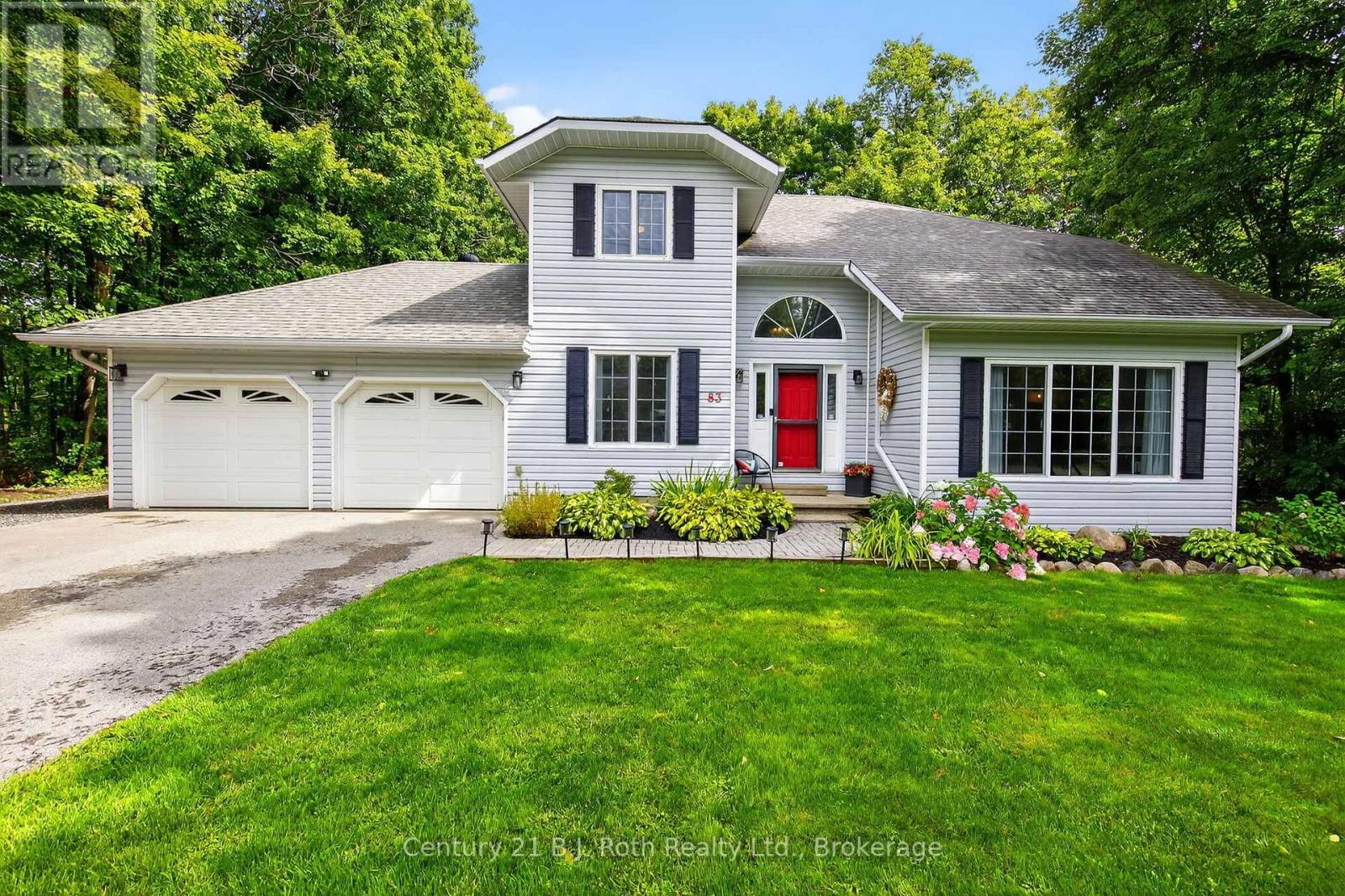 83 Wozniak Rd, Penetanguishene, ON L9M 1W6