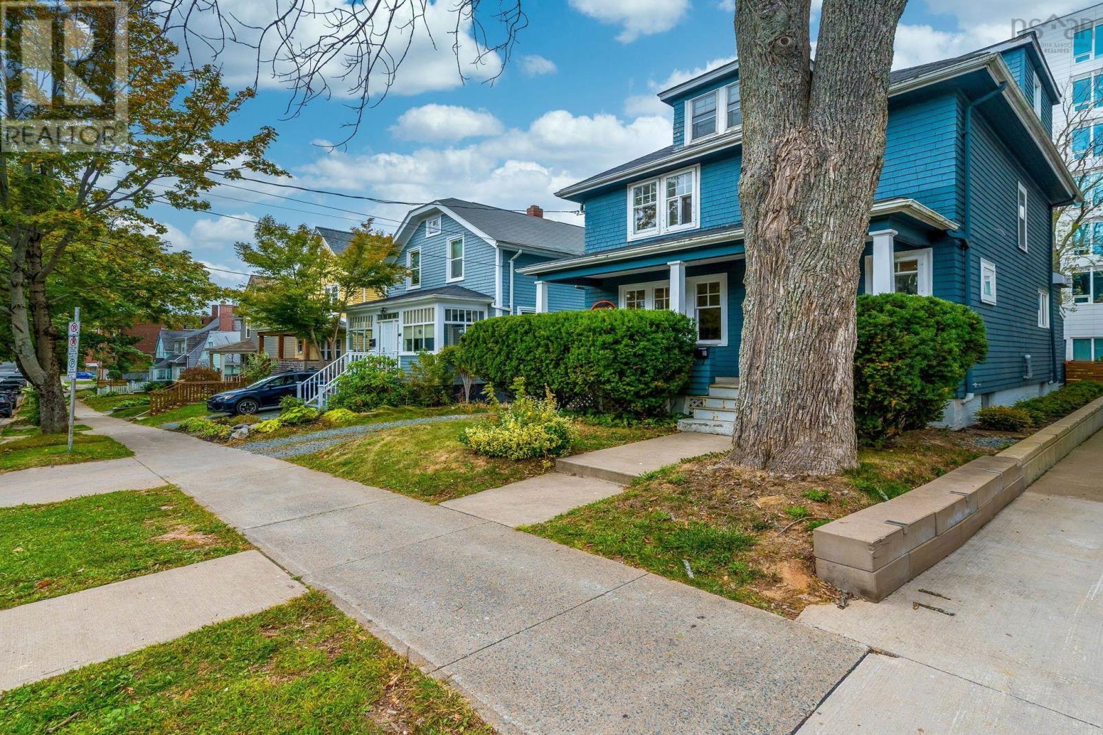 6021 Shirley St, Halifax, NS B3H 2M9