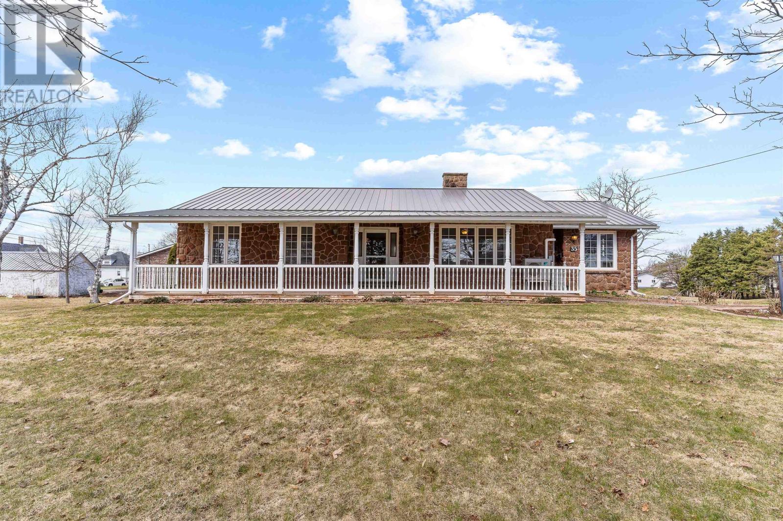 35 Victoria St, Kensington, PE C0B 1M0
