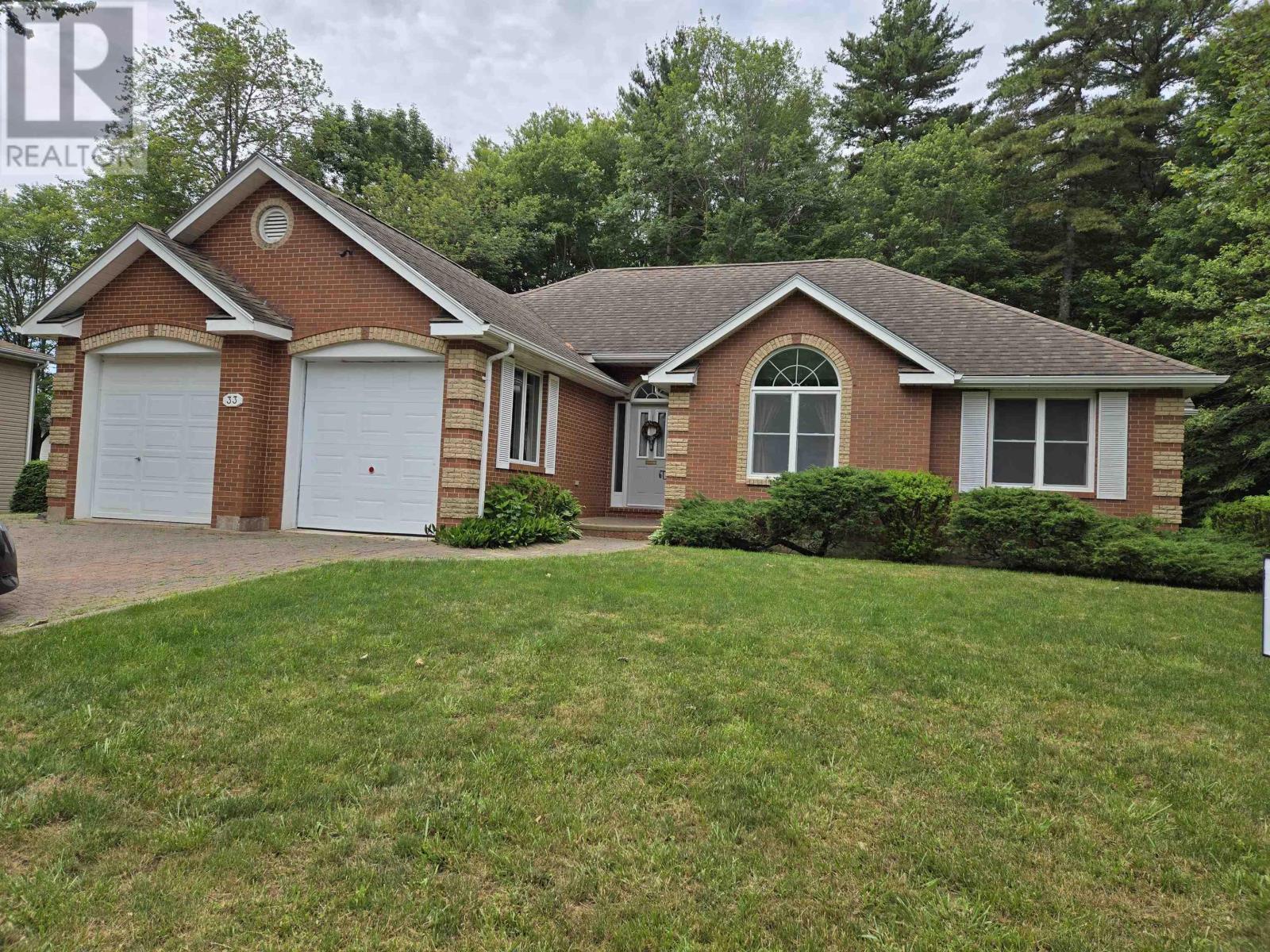 33 Ritcey Ct, Bridgewater, NS B4V 4A9