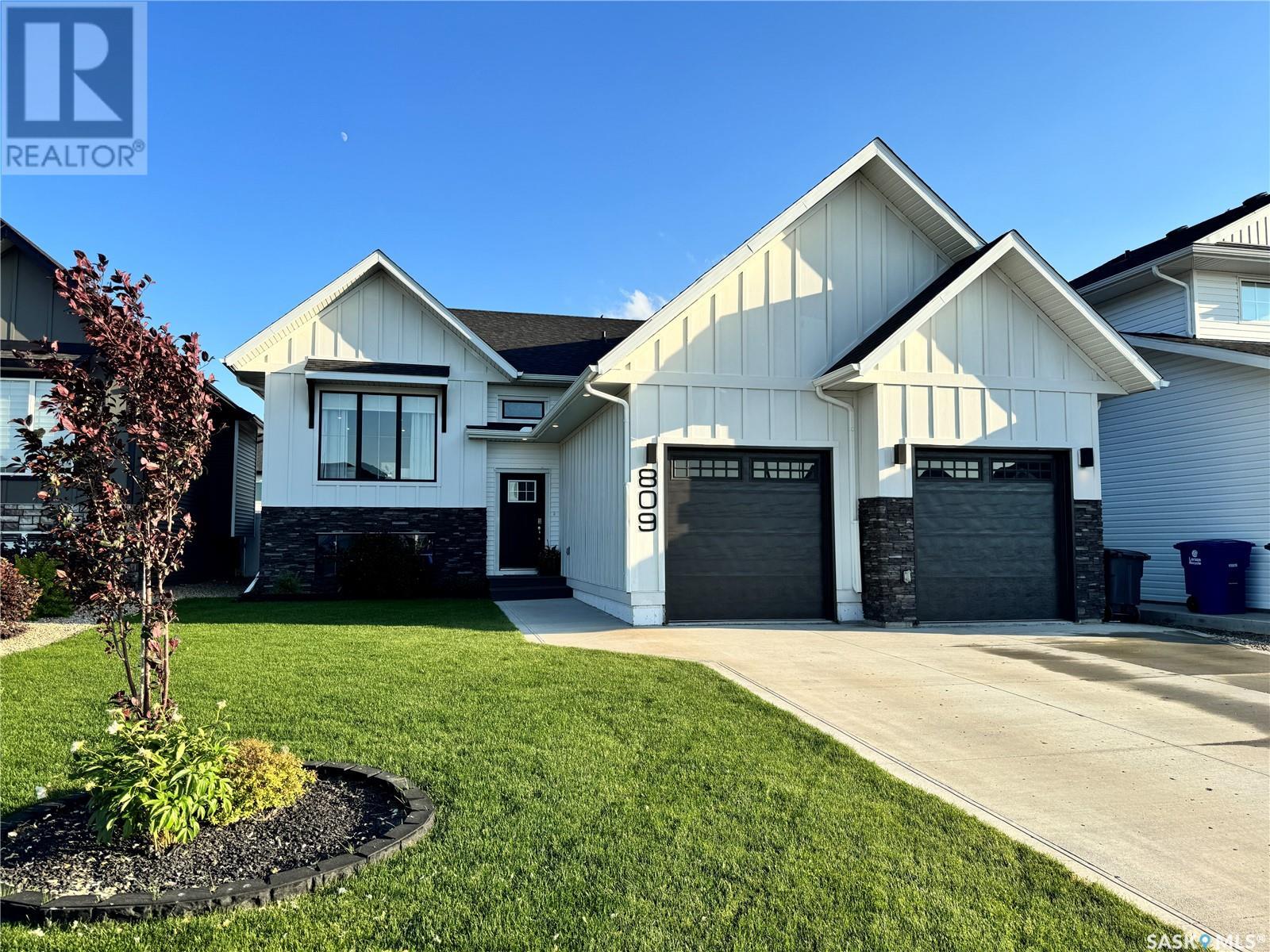 809 Weir Cres, Warman, SK S0K 4S4
