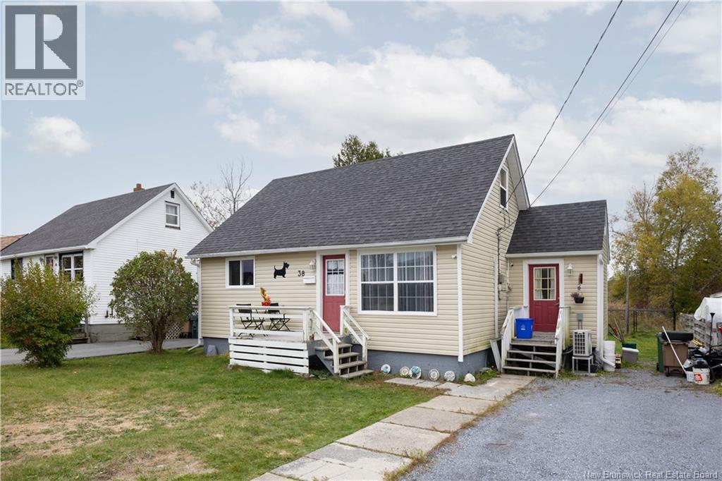 38 Brown St, Saint John, NB E2H 1X6
