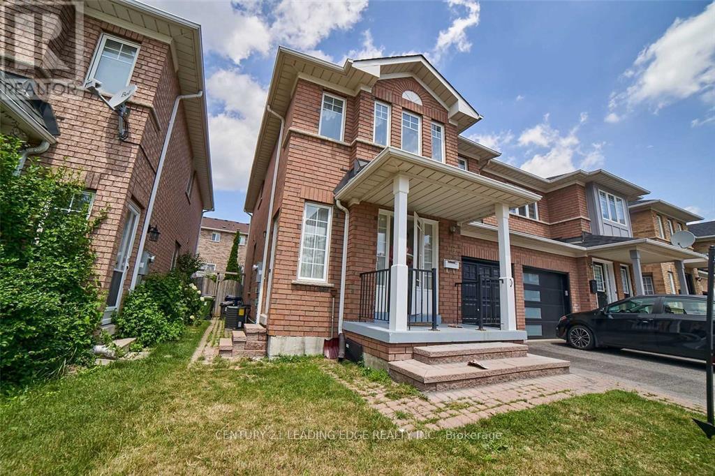 16 Windom Rd, Toronto, ON M3C 3Z4