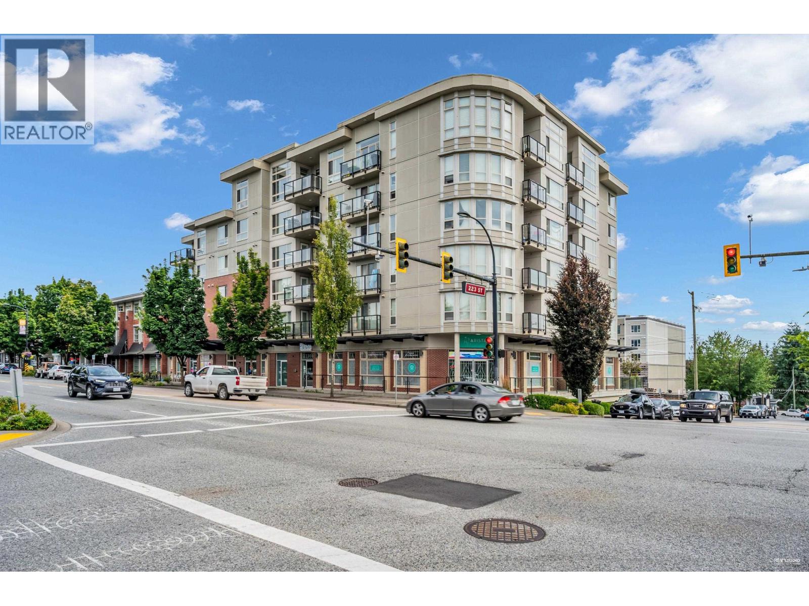 22318 Lougheed Highway Unit 301, Maple Ridge, BC V2X 2T4