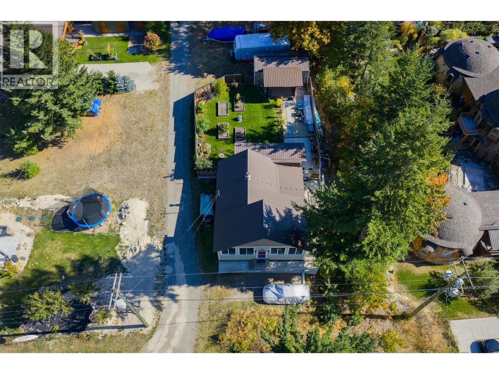 814 Kootenay St, New Denver, BC V0G 1S0