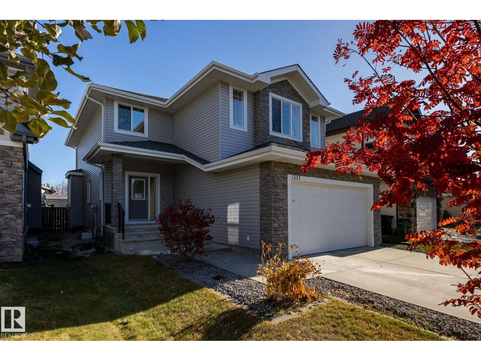 1257 Cunningham Dr SW, Edmonton, AB T6W 0R6