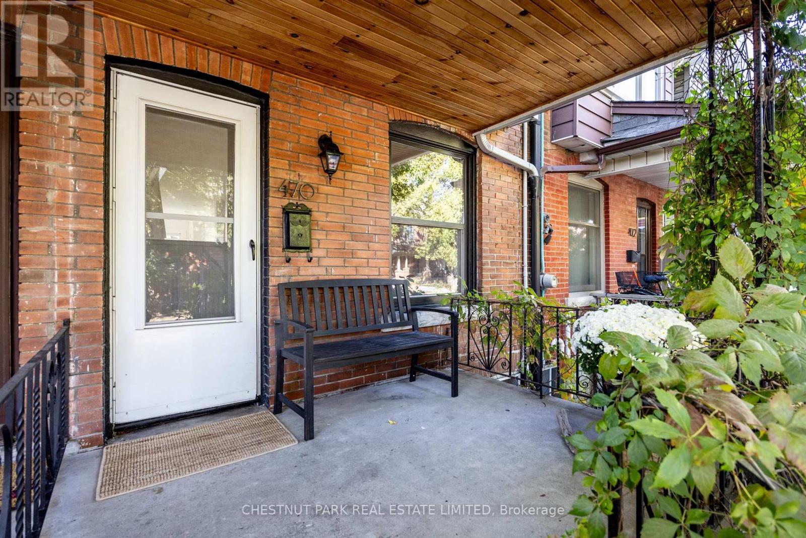 470 Clinton St, Toronto, ON M6G 2Z4